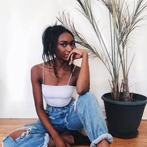 Meet your Posher, Maya